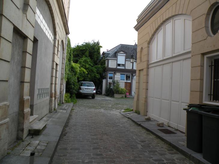  cour pavée d'immeuble